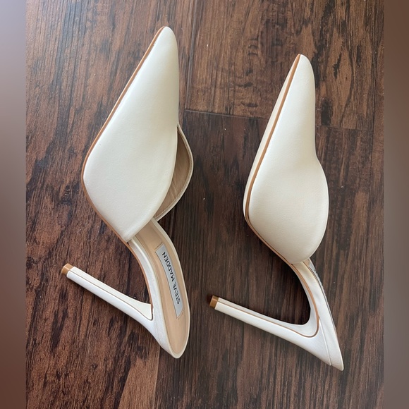 🚫SOLD🚫 Steve Madden Cream Pointed V-Cut Slip-On Mule Heels - Picture 7 of 8